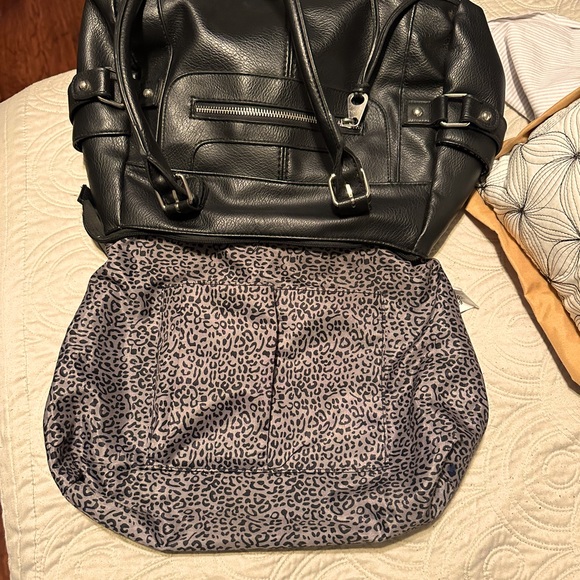 PAYLESS SHOESOURCE BLACK BAG. - Picture 2 of 7